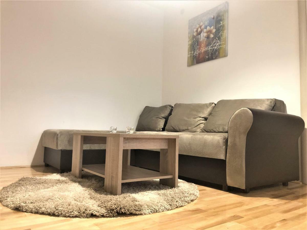 Airport Rest Apartments Beograd Ngoại thất bức ảnh