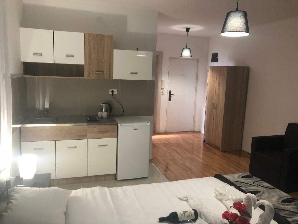 Airport Rest Apartments Beograd Ngoại thất bức ảnh