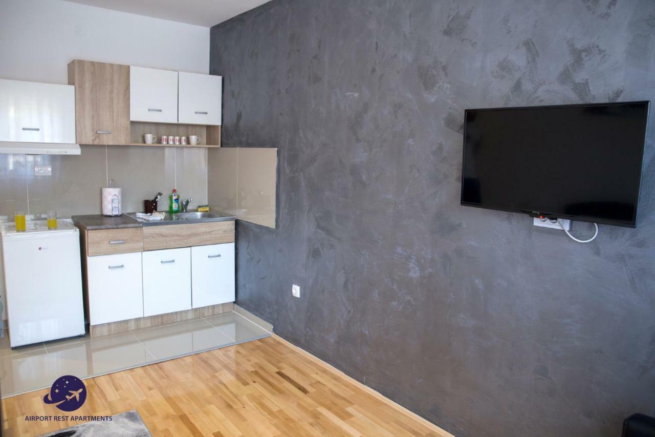 Airport Rest Apartments Beograd Ngoại thất bức ảnh